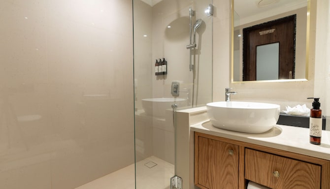 Mandrem Beach Resort, a member of Radisson Individuals Retreats - Гостевая комната с ванной