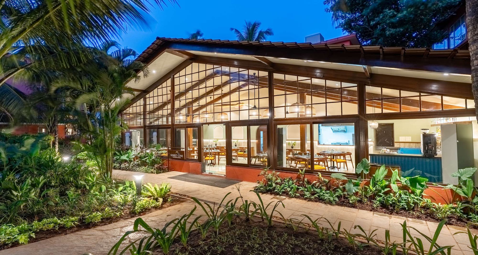 Mandrem Beach Resort, a member of Radisson Individuals Retreats - Sunset Cove Restaurant