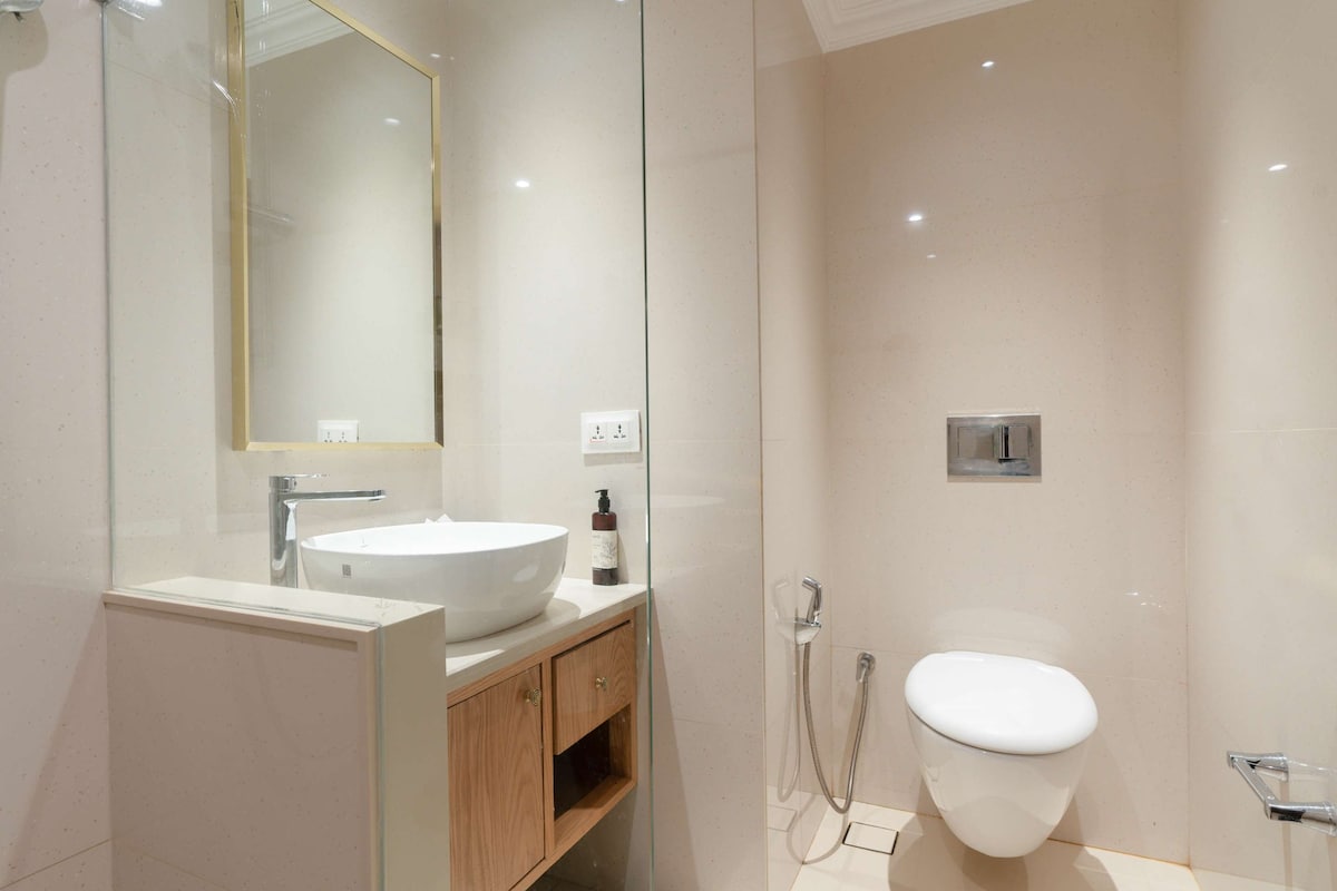 Mandrem Beach Resort, a member of Radisson Individuals Retreats - Suite Bathroom