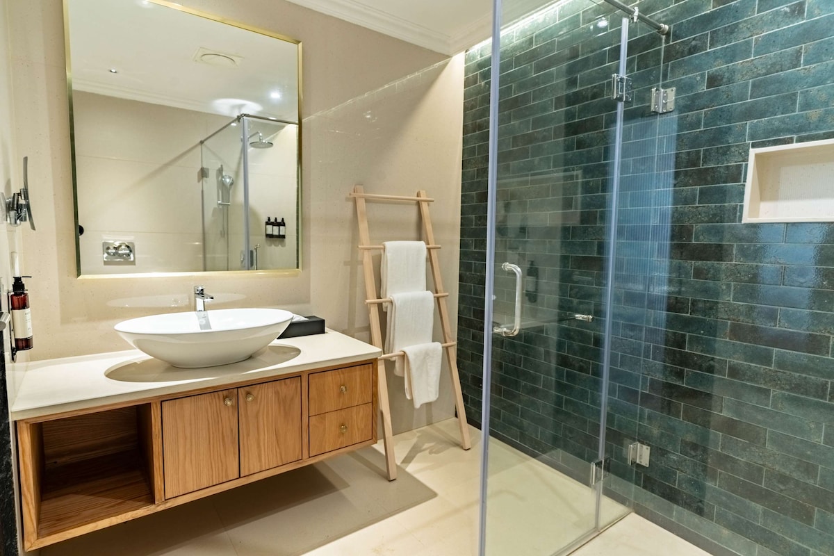 Mandrem Beach Resort, a member of Radisson Individuals Retreats - Presidential Suite Bathroom