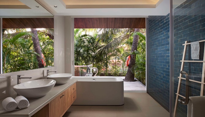 Mandrem Beach Resort, a member of Radisson Individuals Retreats - Люкс ванна