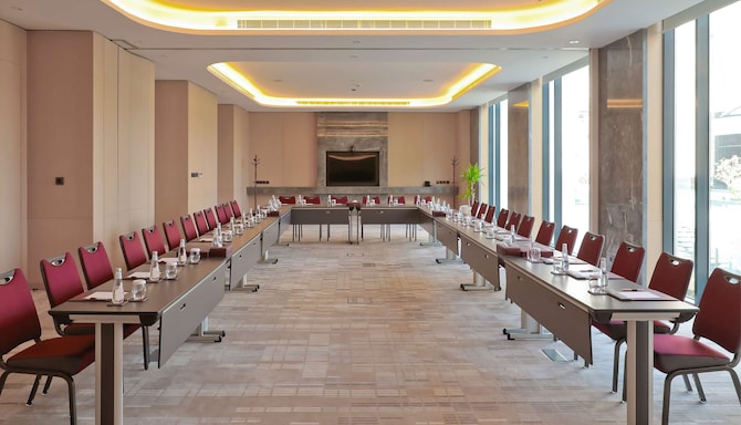 Alula Meeting Room
