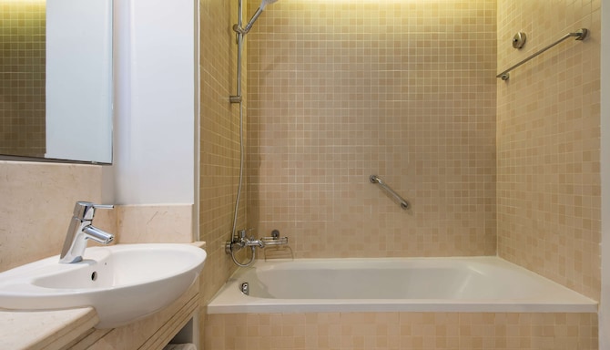 Marina Resort Port Ghalib, a member of Radisson Individuals - حمام غرفة الضيوف