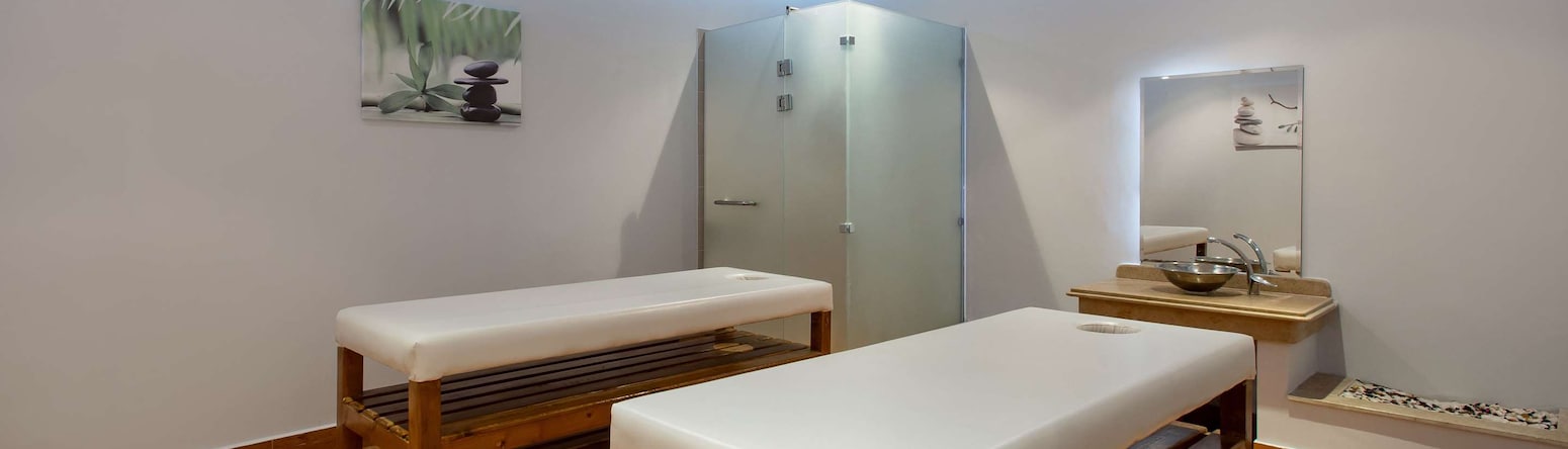 مارينا ريزورت بورت غالب، عضو في راديسون إندفيديوالز، سبا