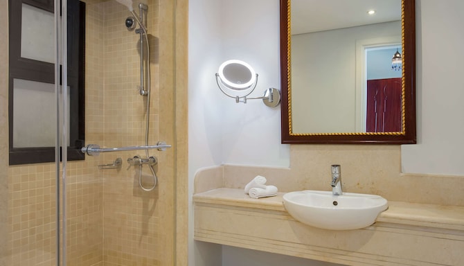 مارينا ريزورت بورت غالب، عضو في راديسون إندفيديوالز، حمام جناح صغير