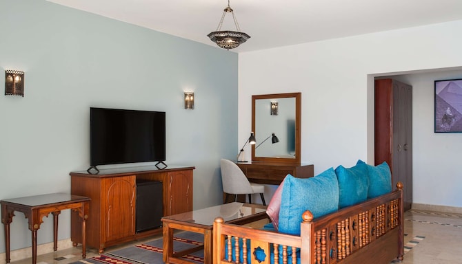 مارينا ريزورت بورت غالب، عضو في راديسون إندفيديوالز، جناح صغير، إطلالة على المرسى