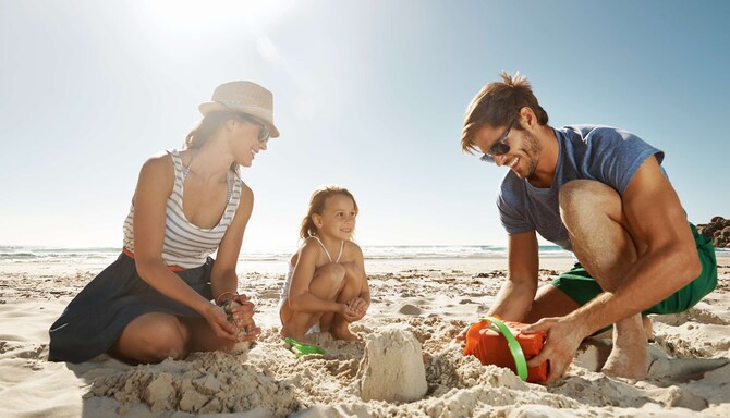Marketing Campaigns CESE - Family at the beach