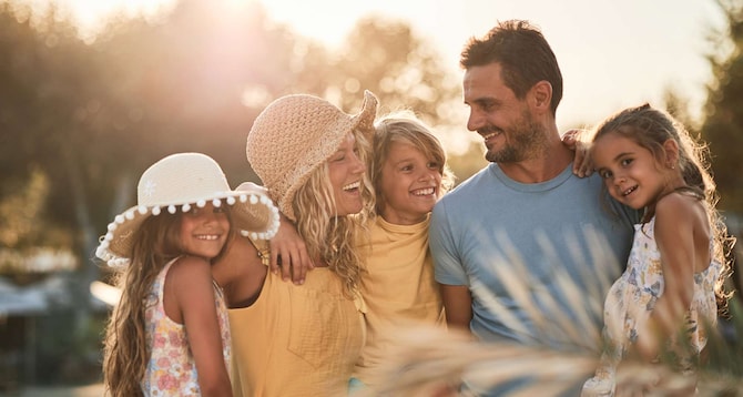 Marketing Campaigns EMEA - BRUZT RH Family Experience Package Campaign x Landing Page Banner