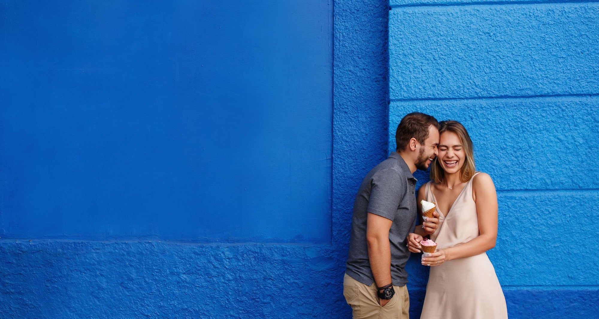 {slide.slideData.multimedia.alternateText}