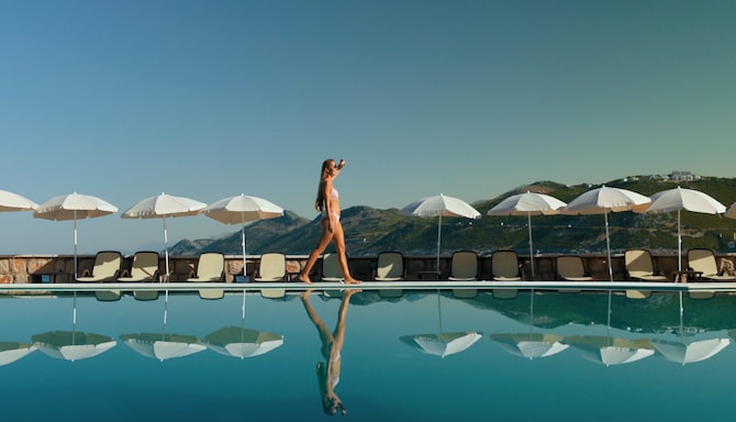 Marketing Campaigns MED - Pool - outdoor