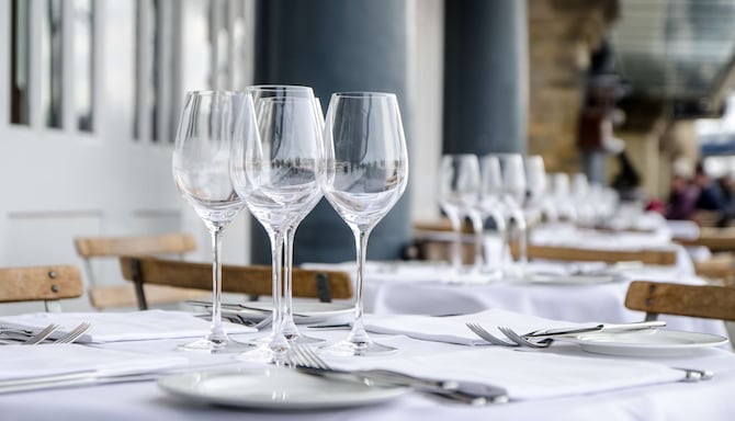 Meetings and Events - Hotel generic - MandE - Generic - Restaurants - Dinner table setup
