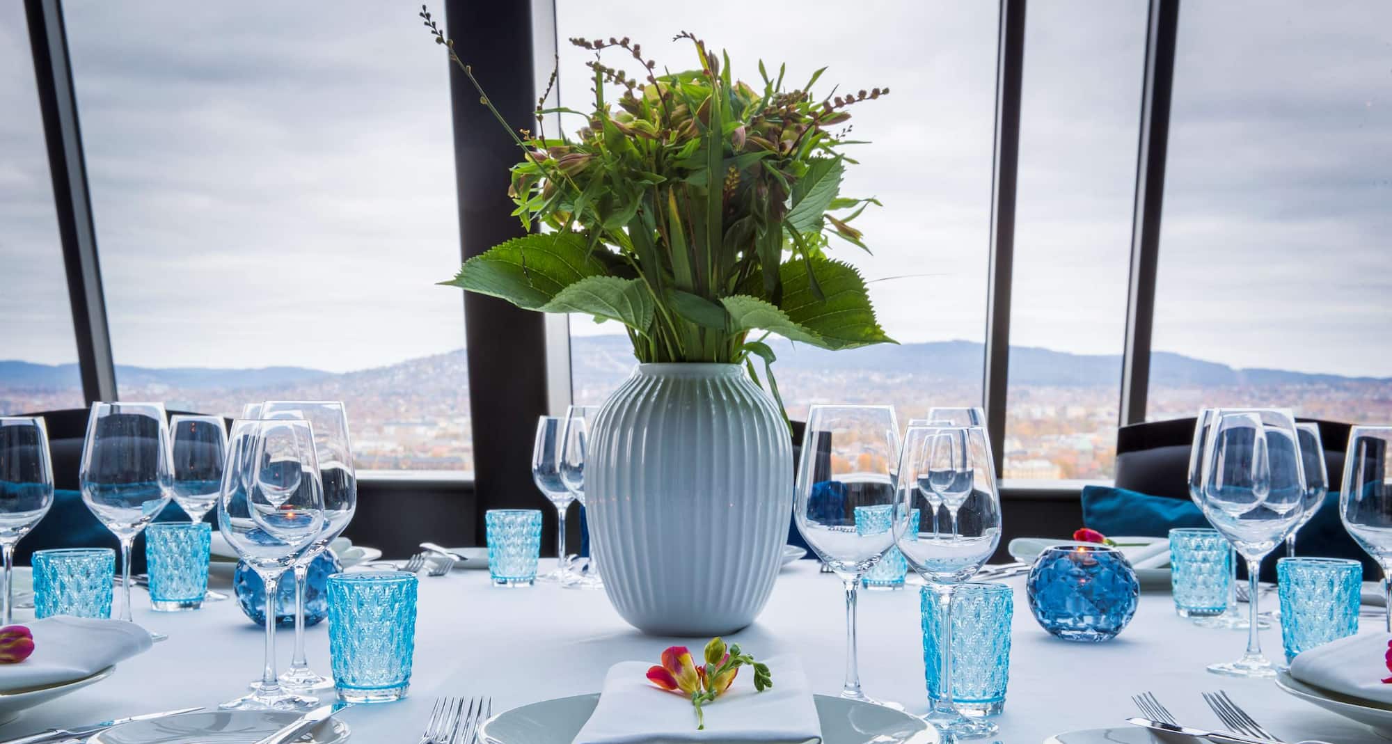 Meetings and Events - Hotel generic - MandE - Generic - Meeting Dinner - Dinner with a view