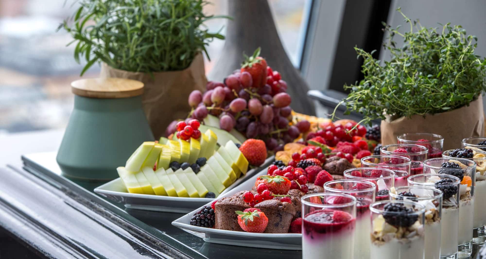 Konferencje i wydarzenia – hotel: zdjęcie poglądowe – konferencje i wydarzenia – zdjęcie poglądowe – catering podczas spotkań – owoce i desery