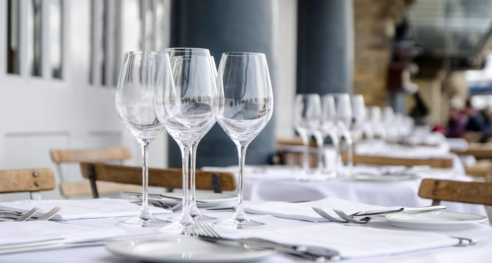 Meetings and Events - Hotel generic - MandE - Generic - Restaurants - Dinner table setup