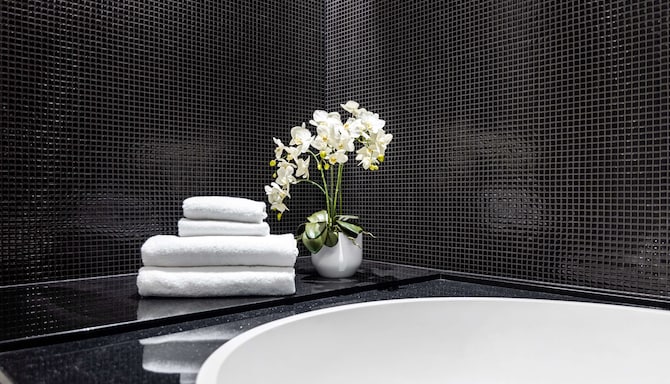 Namah Resort Jim Corbett, a member of Radisson Individuals - Guest room bathroom