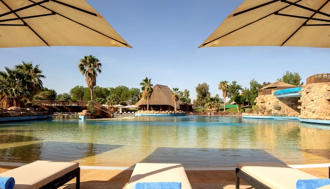 Nofa Riyadh, A Radisson Collection Resort - Outdoor pool