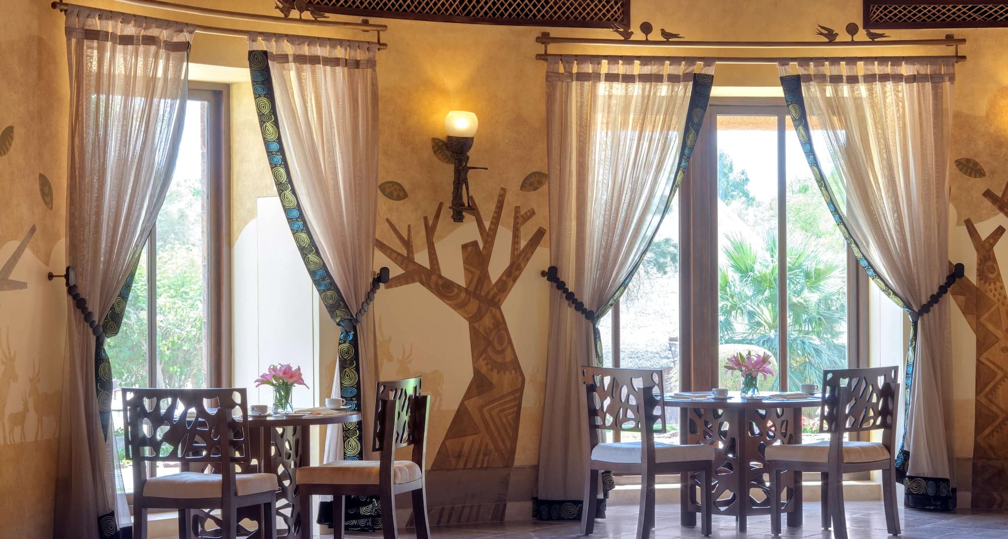 Nofa Riyadh, A Radisson Collection Resort - مطعم