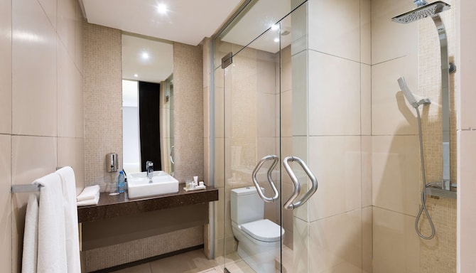Noom Hotel Dakar Sea Plaza, a member of Radisson Individuals - Apartment bathroom