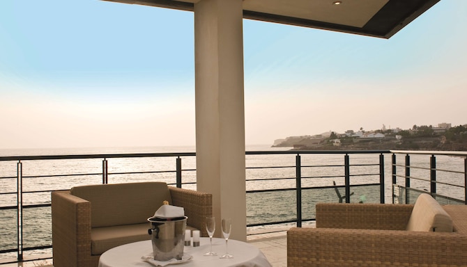Noom Hotel Dakar Sea Plaza, a member of Radisson Individuals - Balcony with sea view