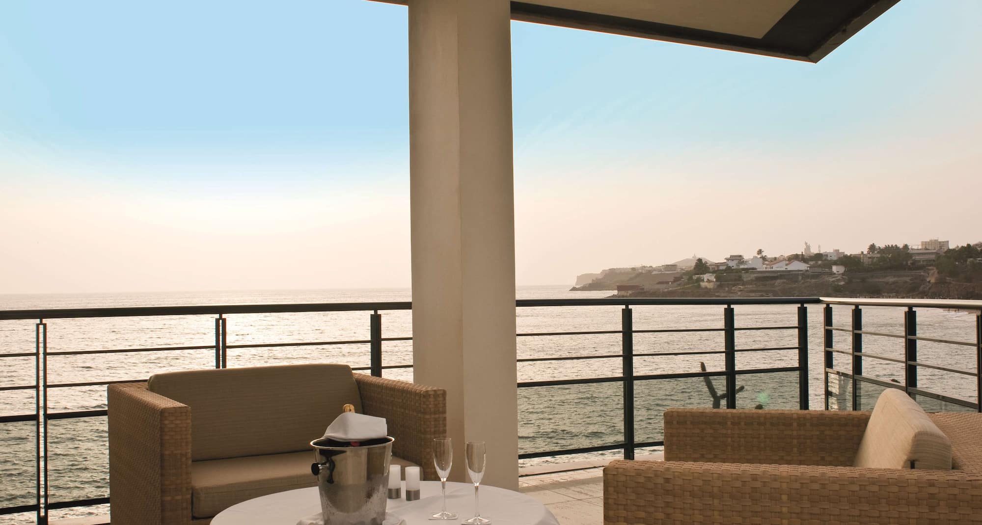Noom Hotel Dakar Sea Plaza, a member of Radisson Individuals - Balcony with sea view