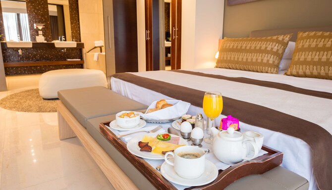 Noom Hotel Dakar Sea Plaza, a member of Radisson Individuals - Royal Suite Room Service
