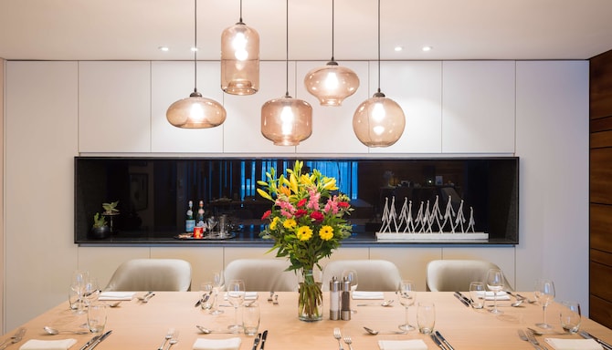 Noom Hotel Dakar Sea Plaza, a member of Radisson Individuals - Royal Suite Dinner Table