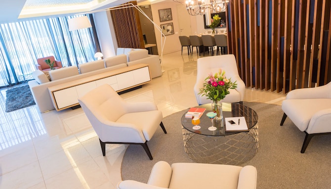 Noom Hotel Dakar Sea Plaza, a member of Radisson Individuals - Royal Suite Living Room