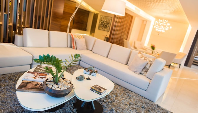 Noom Hotel Dakar Sea Plaza, a member of Radisson Individuals - Royal Suite Living Room