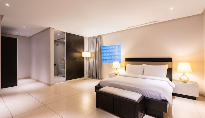Noom Hotel Dakar Sea Plaza, a member of Radisson Individuals - Apartment bedroom