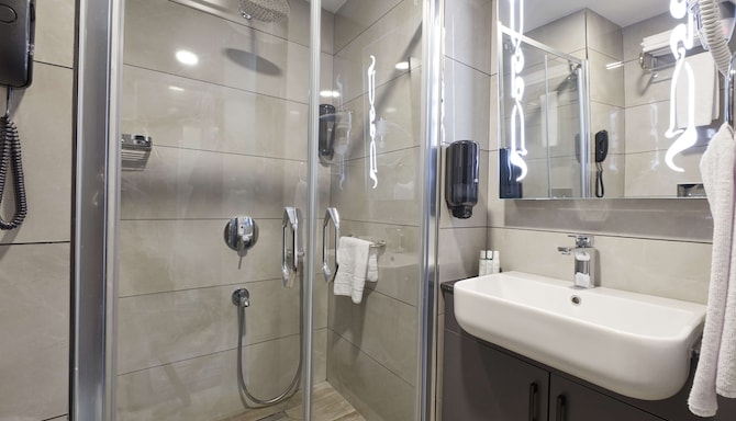 Nova Vista Deluxe & Suites Eskisehir, a member of Radisson Individuals - Guest room bathroom