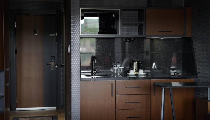 Nova Vista Deluxe & Suites Eskisehir, a member of Radisson Individuals - Standard Room Kitchenette
