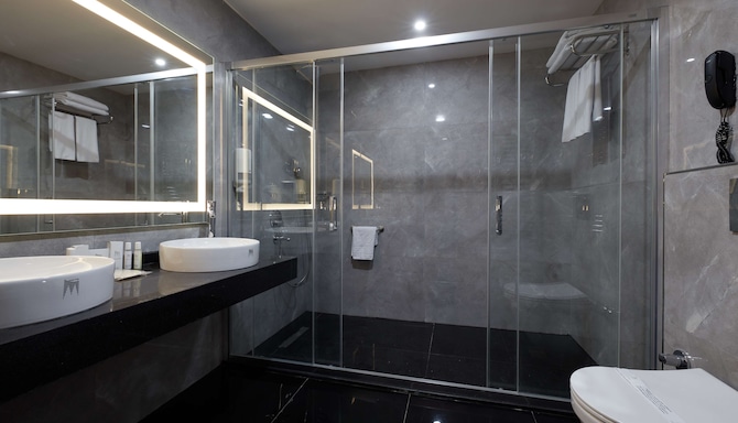 Nova Vista Eskisehir Centrum Hotel, a member of Radisson Individuals - Junior Suite with Terrace