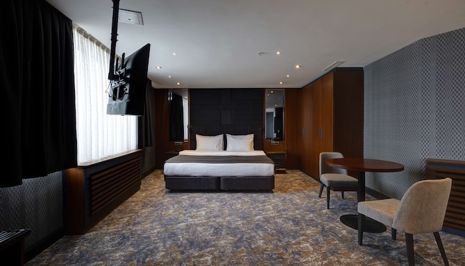Nova Vista Eskisehir Centrum Hotel, a member of Radisson Individuals - Junior Suite with Terrace