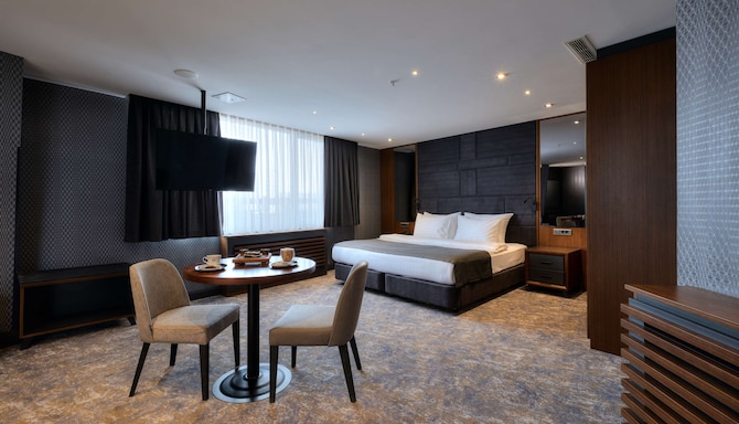 Nova Vista Eskisehir Centrum Hotel, a member of Radisson Individuals - Junior Suite with Terrace