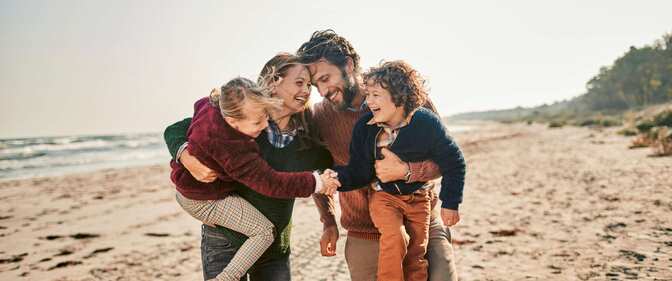 Offers and Packages - Experience Package - Family on the beach