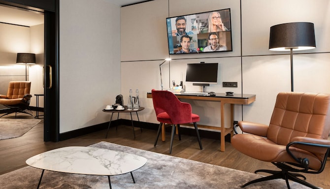 Offers and Packages - Radisson Collection - Desk