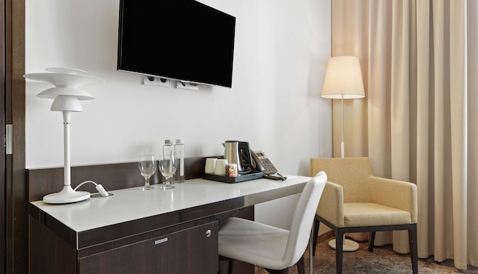 Palace Hotel Tallinn, a member of Radisson Individuals - Standard Room with Freedom Square view