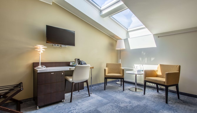 Palace Hotel Tallinn, a member of Radisson Individuals - Comfort Room with skylight
