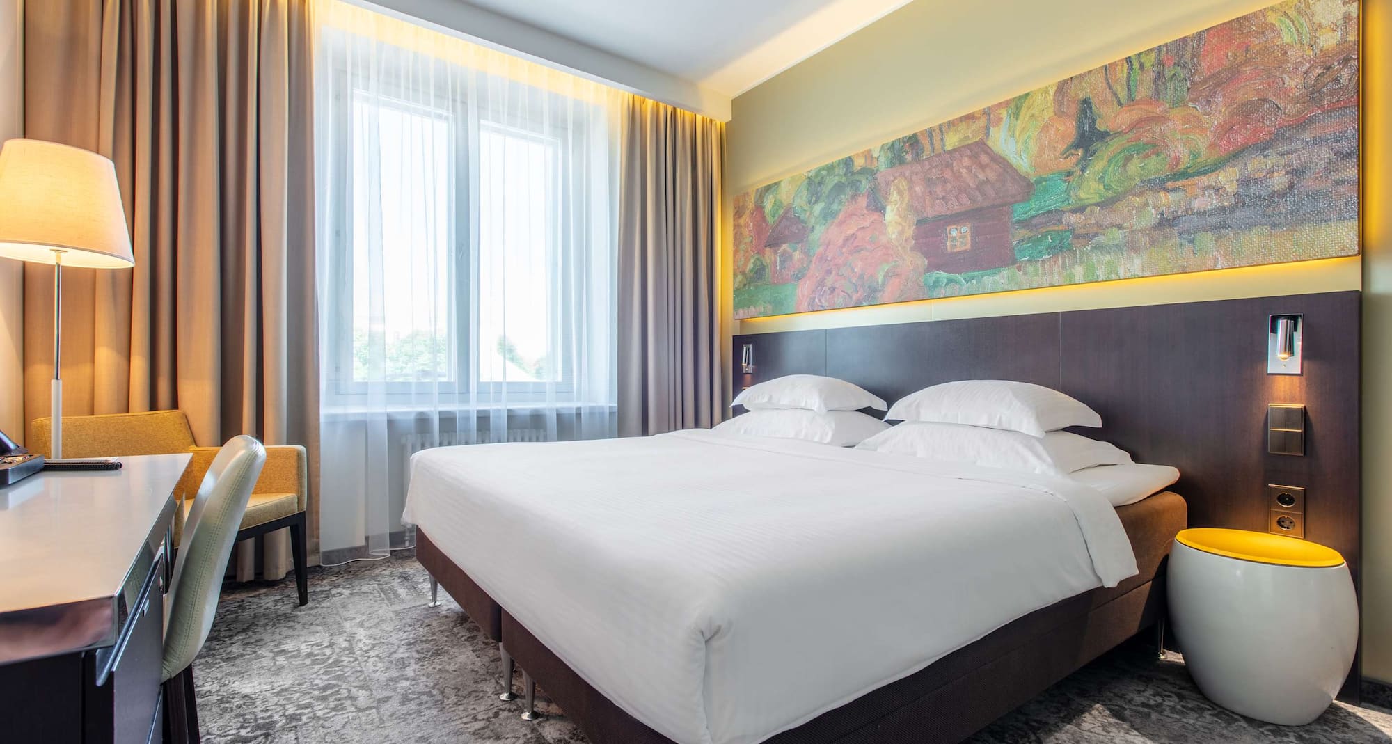 Palace Hotel Tallinn, a member of Radisson Individuals - Standard Room with Freedom Square view