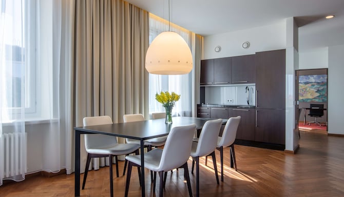 Palace Hotel Tallinn, a member of Radisson Individuals - Presidential Suite kitchenette