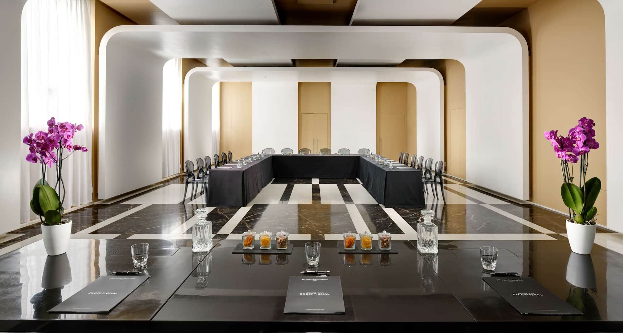Palazzo Montemartini Rome, A Radisson Collection - Infinity U-shape seating
