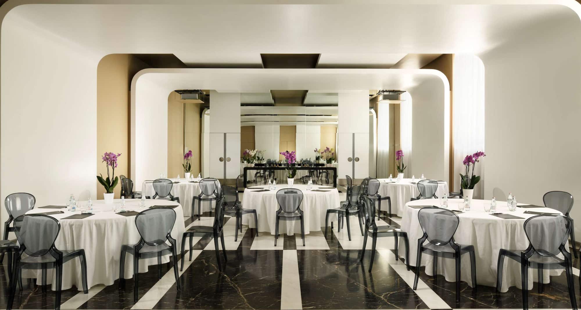 Palazzo Montemartini Rome, A Radisson Collection - Infinity cabaret seating