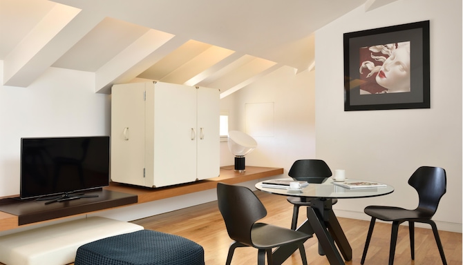 Palazzo Montemartini Rome, A Radisson Collection Hotel - Skylight suite