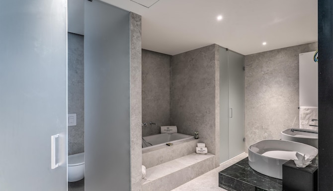 Palazzo San Gottardo Lake Como, a Radisson Collection - Premium Suite Bathroom