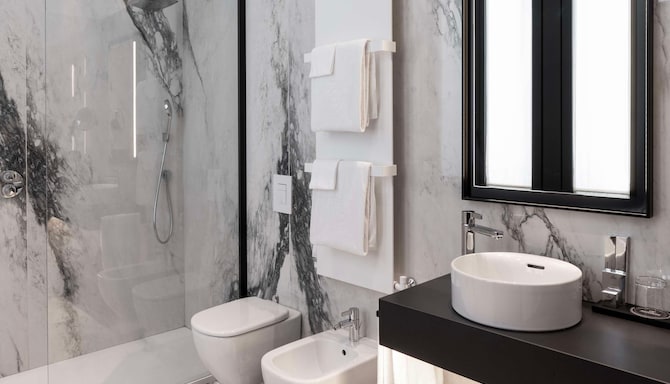 Palazzo Touring Club Milan, A Radisson Collection Hotel - Collection superior  bathroom