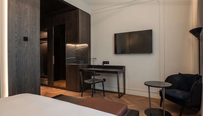 Palazzo Touring Club Milan, A Radisson Collection Hotel - Collection Superior Room