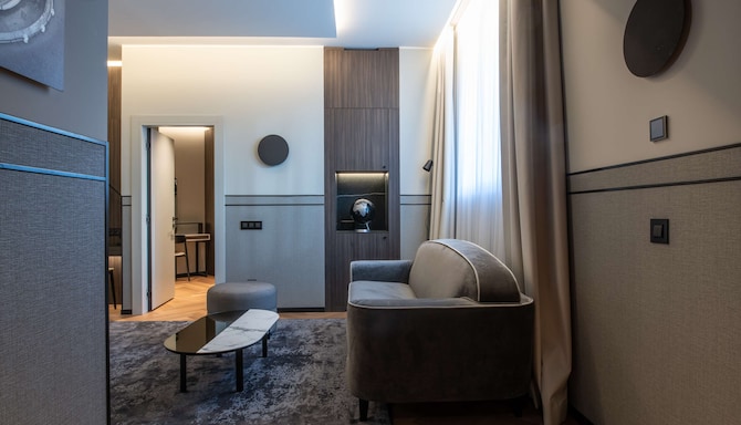 Palazzo Touring Club Milan, A Radisson Collection Hotel - Family Room