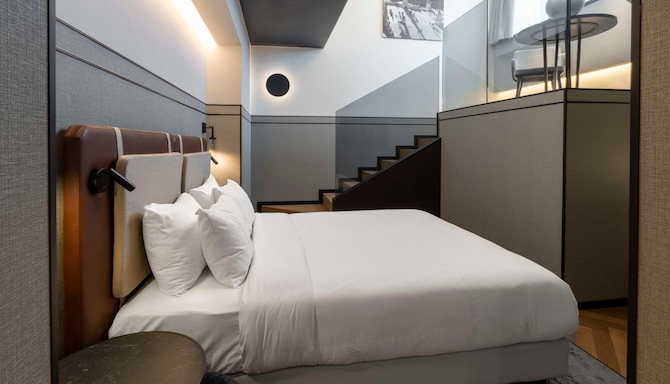 Palazzo Touring Club Milan, A Radisson Collection Hotel - Collection Superior Room