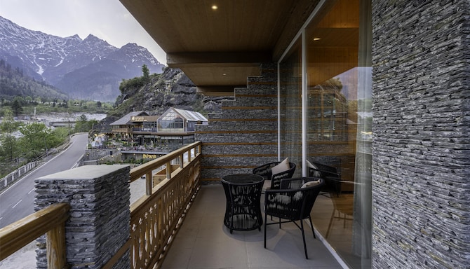 Palchan Hotel & Spa, a member of Radisson Individuals Retreats - Deluxe Room Balcony