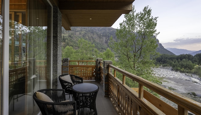 Palchan Hotel & Spa, a member of Radisson Individuals Retreats - Deluxe Room Balcony